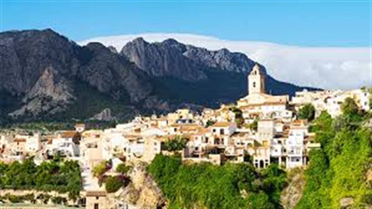 3 makuuhuone Huvila myytävänä paikassa Polop mukana uima-altaan - 550 000 € (Ref: 9312574)