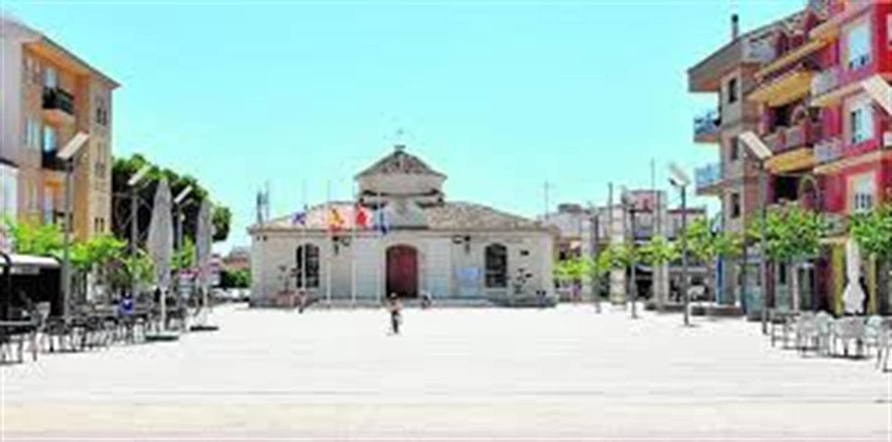 Chalet de 3 habitaciones en Balsicas en venta con piscina - 314.900 € (Ref: 9456126)