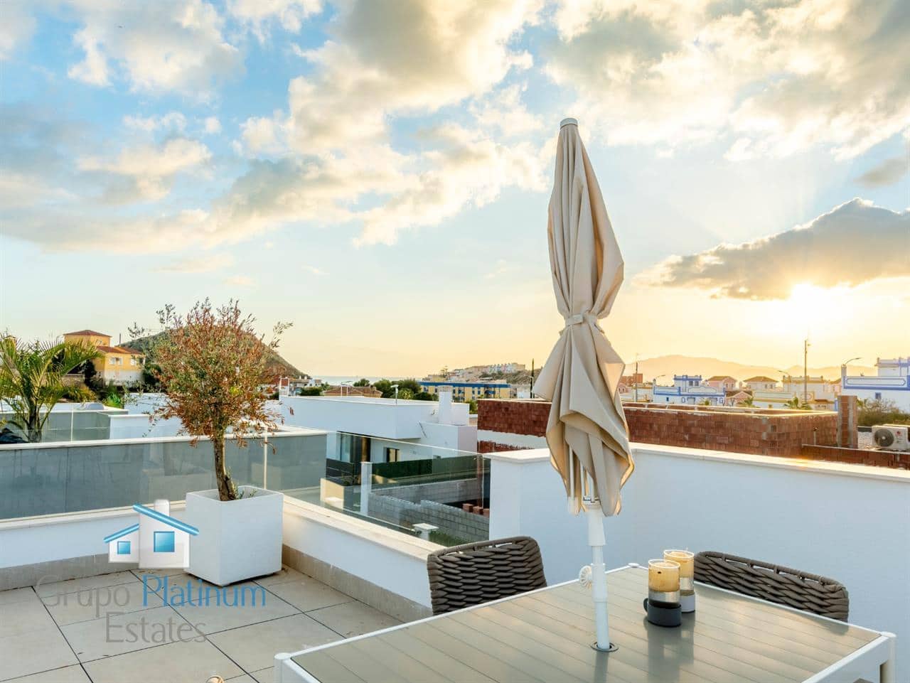 2 Zimmer Villa zu verkaufen in San Juan de los Terreros mit Pool - 299.000 € (Ref: 9481923)