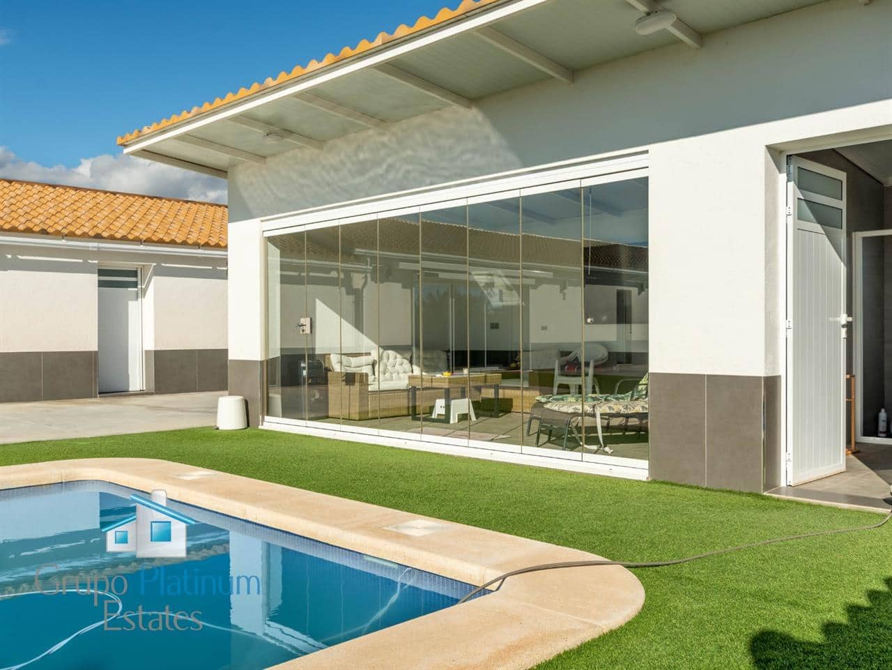4 bedroom Villa for sale in Puerto Lumbreras with pool - € 395,000 (Ref: 9488664)
