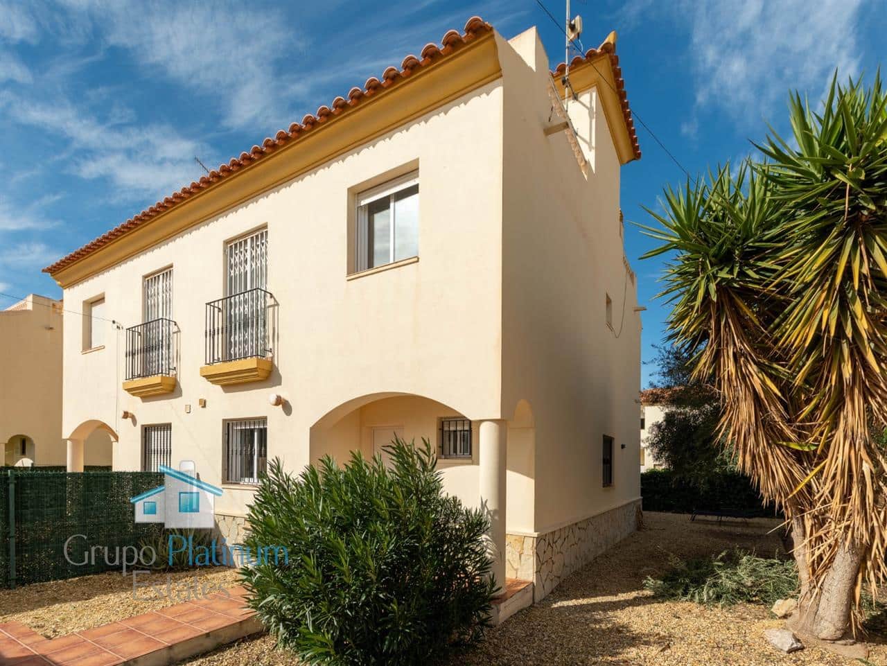 3 slaapkamer Rijtjeshuis te koop in San Juan de los Terreros met zwembad - € 285.000 (Ref: 9564923)