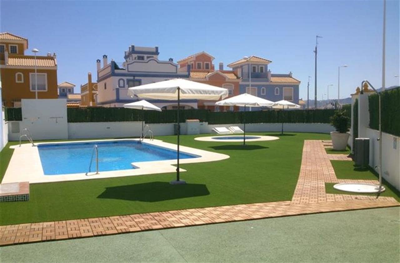 3 quarto Moradia em Banda para venda em San Juan de los Terreros com piscina - 265 000 € (Ref: 9576289)