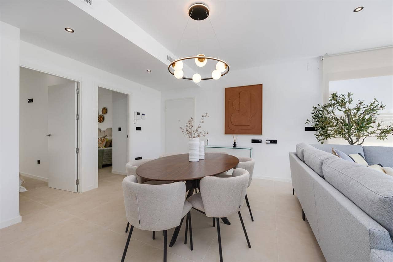 4 makuuhuone Huvila myytävänä paikassa Los Alcazares mukana uima-altaan - 695 000 € (Ref: 9661675)