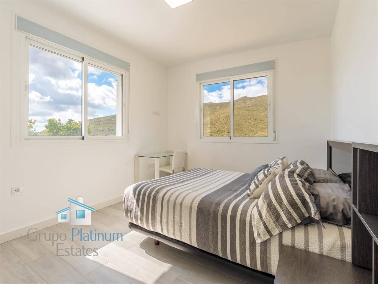 2 sypialnia Willa na sprzedaż w Uleila del Campo - 595 000 € (Ref: 9690352)