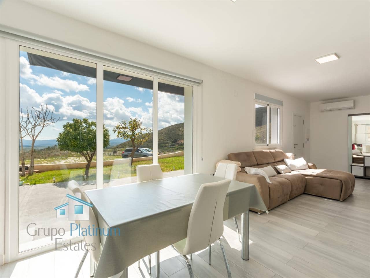 2 sypialnia Willa na sprzedaż w Uleila del Campo - 595 000 € (Ref: 9690352)