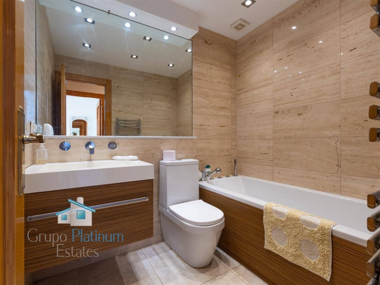 5 bedroom Penthouse for sale in El Calon with pool - € 320,000 (Ref: 9726497)