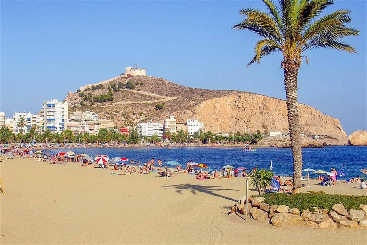 Ático de 2 habitaciones en Aguilas en venta con piscina - 300.000 € (Ref: 9828812)