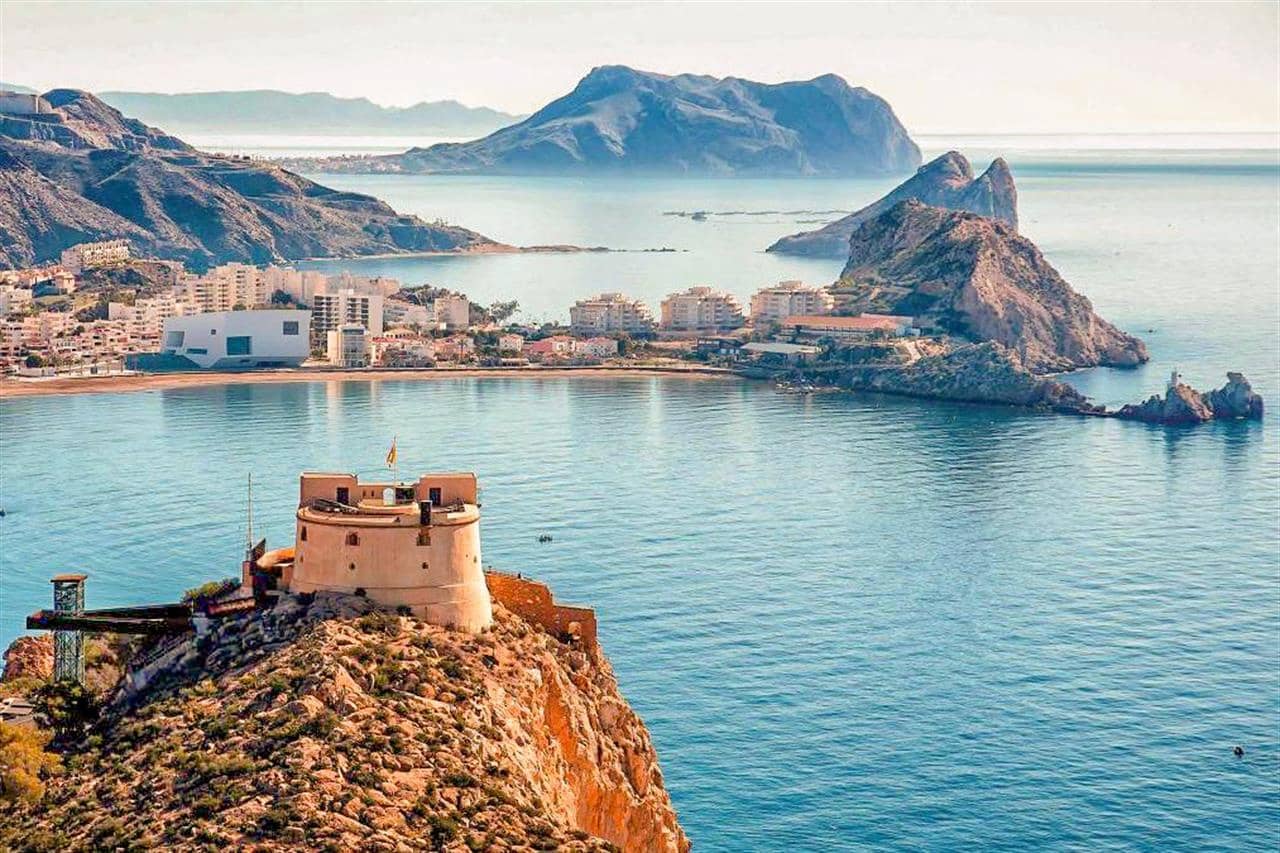 Ático de 2 habitaciones en Aguilas en venta con piscina - 300.000 € (Ref: 9828812)