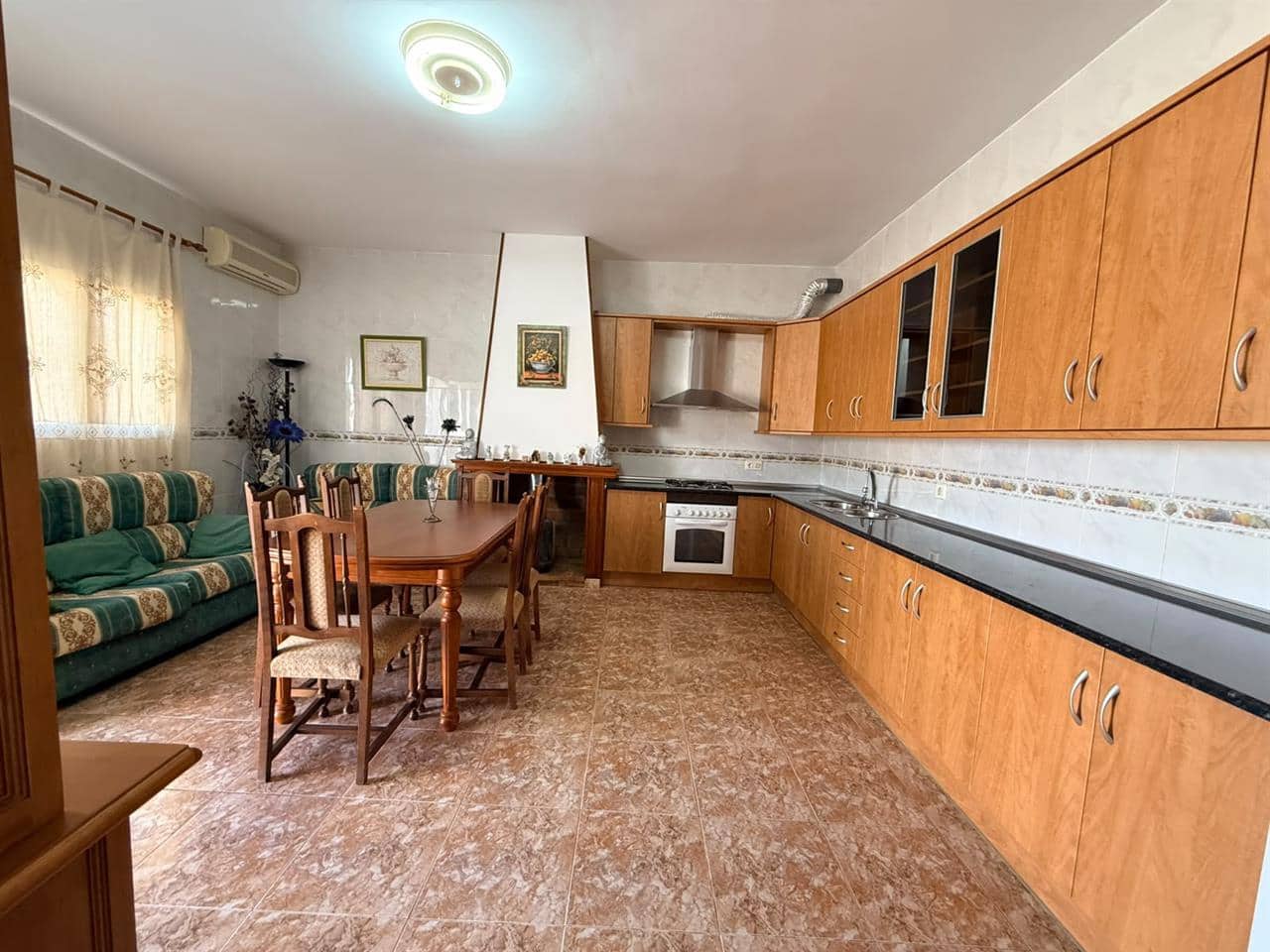2 sypialnia Willa do wynajęcia w Taberno z garażem - 850 € (Ref: 9906991)