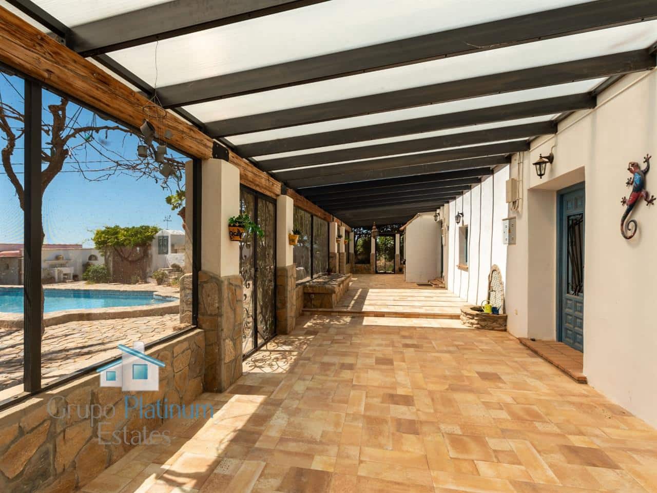 10 bedroom Villa for sale in Pilar de Jaravia with pool - € 379,000 (Ref: 9937770)