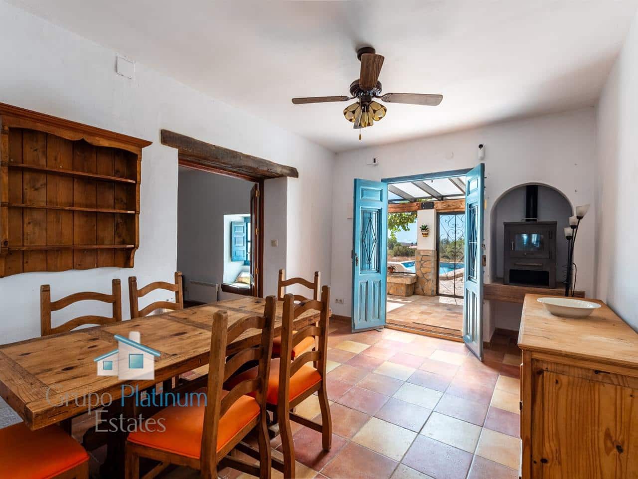 10 bedroom Villa for sale in Pilar de Jaravia with pool - € 379,000 (Ref: 9937770)