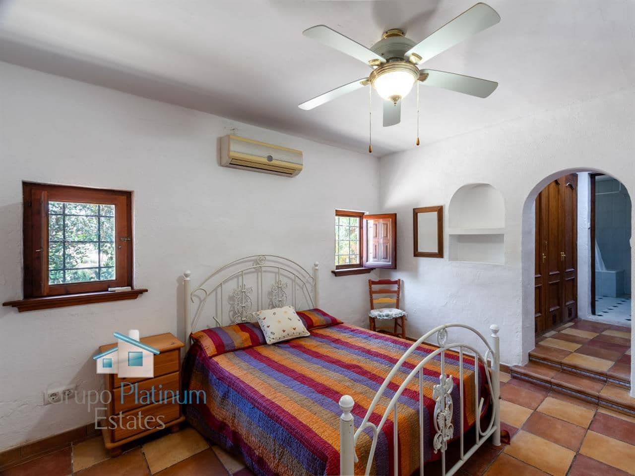 10 bedroom Villa for sale in Pilar de Jaravia with pool - € 379,000 (Ref: 9937770)