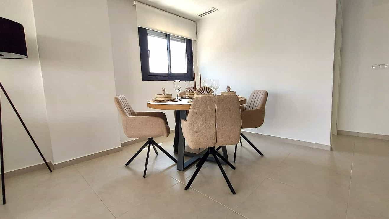 2 Zimmer Apartment zu verkaufen in San Miguel de Salinas mit Pool Garage - 245.000 € (Ref: 10049849)