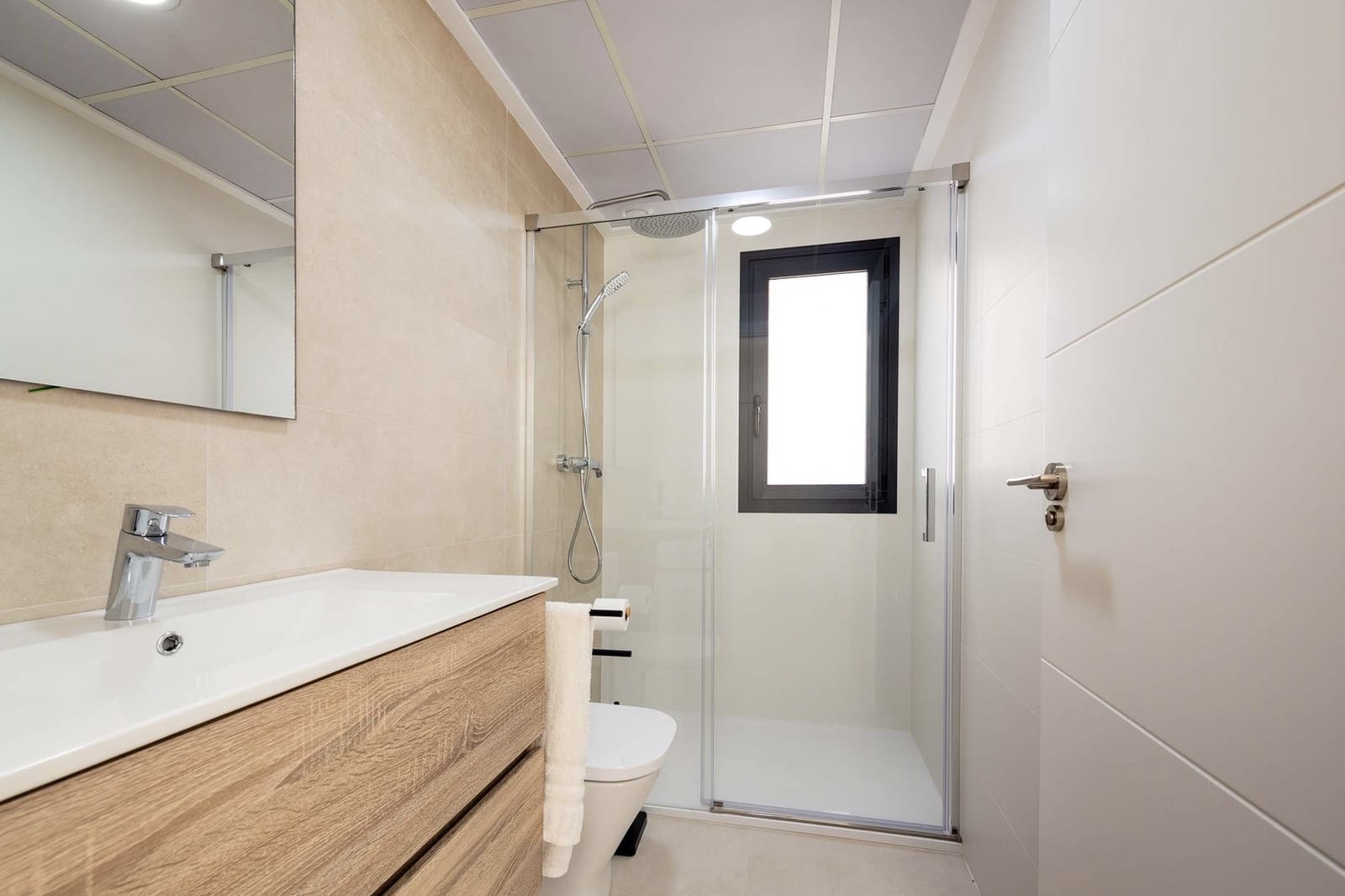 3 Zimmer Reihenhaus zu verkaufen in Cox mit Pool Garage - 245.000 € (Ref: 10060888)