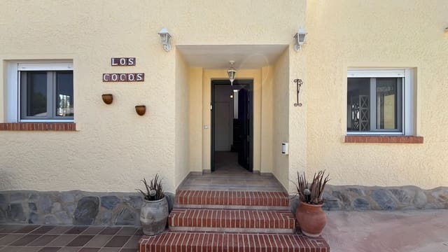 3 Zimmer Villa zu verkaufen in La Nucia mit Pool Garage - 460.000 € (Ref: 10061266)