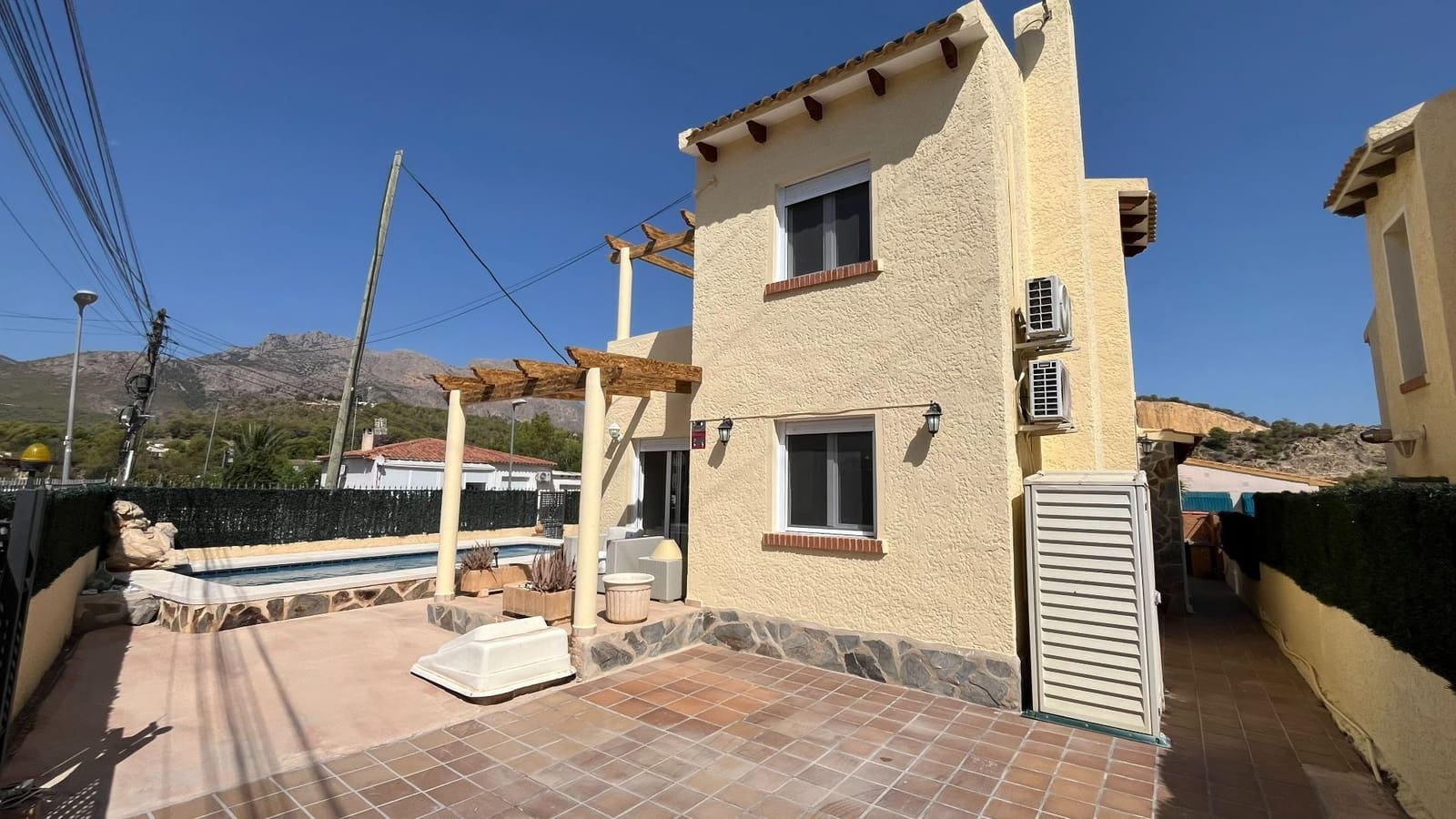 3 Zimmer Villa zu verkaufen in La Nucia mit Pool Garage - 460.000 € (Ref: 10061266)