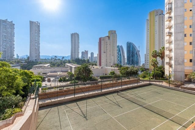 3 sovrum Lägenhet till salu i Benidorm med pool garage - 399 000 € (Ref: 10077591)