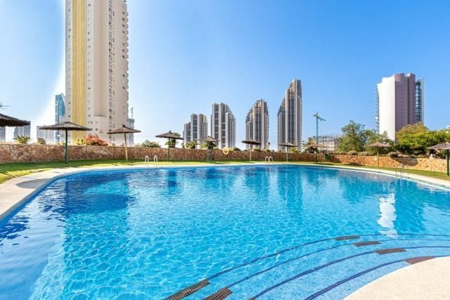 3 sovrum Lägenhet till salu i Benidorm med pool garage - 399 000 € (Ref: 10077591)