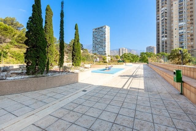 3 sovrum Lägenhet till salu i Benidorm med pool garage - 399 000 € (Ref: 10077591)