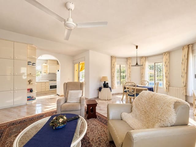 3 soverom Villa til salgs i La Nucia med svømmebasseng garasje - € 445 000 (Ref: 10090099)
