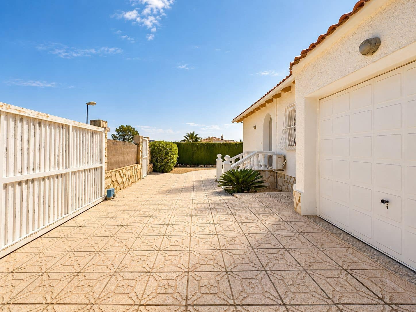 3 soverom Villa til salgs i La Nucia med svømmebasseng garasje - € 445 000 (Ref: 10090099)
