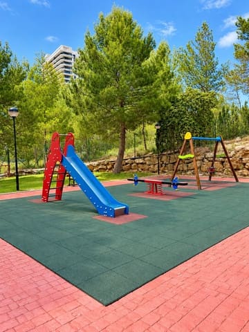 Apartamento de 2 habitaciones en Benidorm en venta con piscina garaje - 385.000 € (Ref: 10097526)