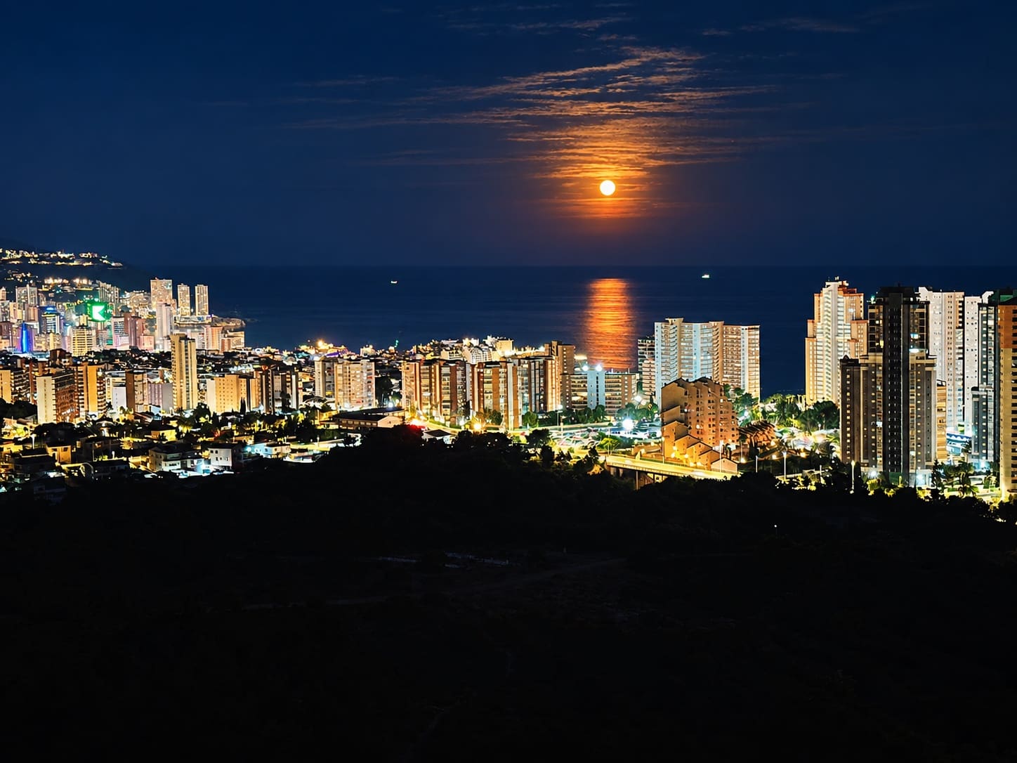 Apartamento de 2 habitaciones en Benidorm en venta con piscina garaje - 385.000 € (Ref: 10097526)