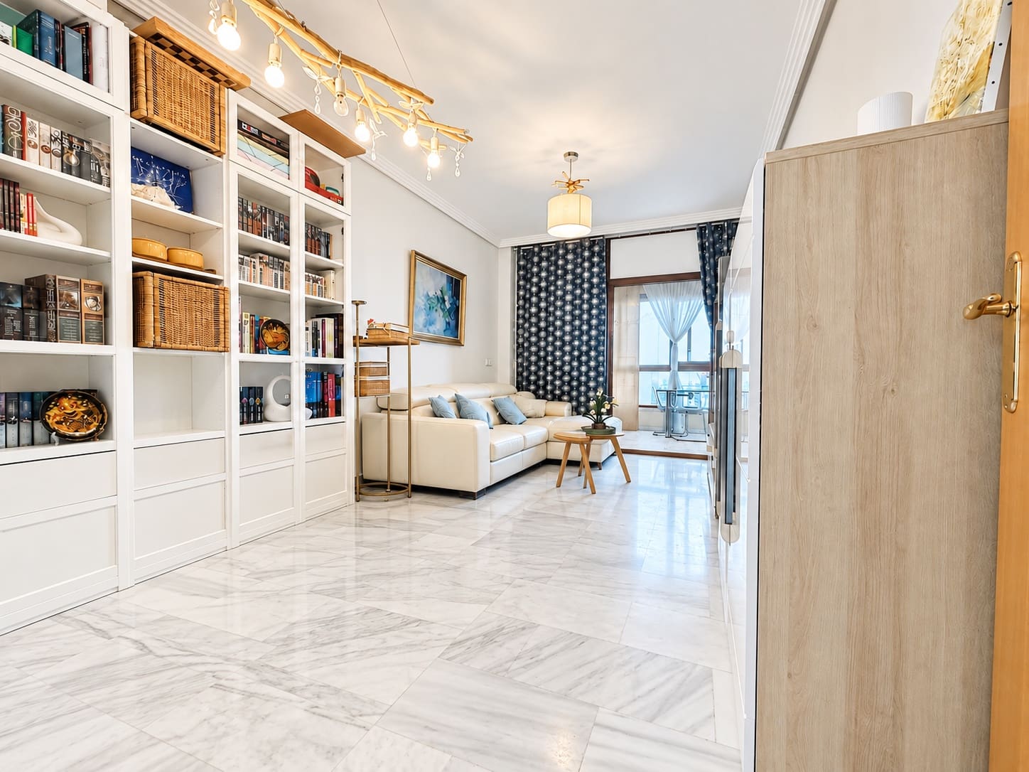 Apartamento de 2 habitaciones en Benidorm en venta con piscina garaje - 385.000 € (Ref: 10097526)