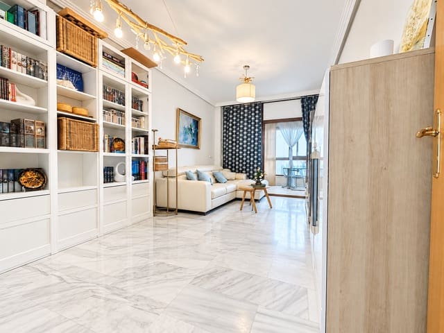 Apartamento de 2 habitaciones en Benidorm en venta con piscina garaje - 385.000 € (Ref: 10097526)