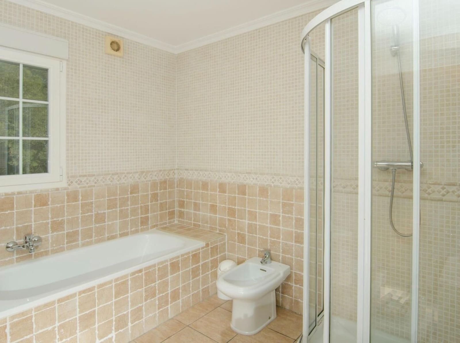 5 slaapkamer Villa te koop in Alfaz del Pi / L'Alfas del Pi met zwembad garage - € 1.575.000 (Ref: 10097527)