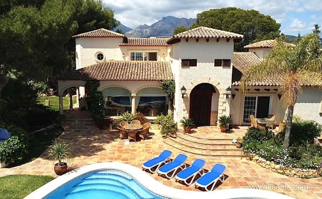 5 slaapkamer Villa te koop in Alfaz del Pi / L'Alfàs del Pi met zwembad garage - € 1.575.000 (Ref: 10097527)