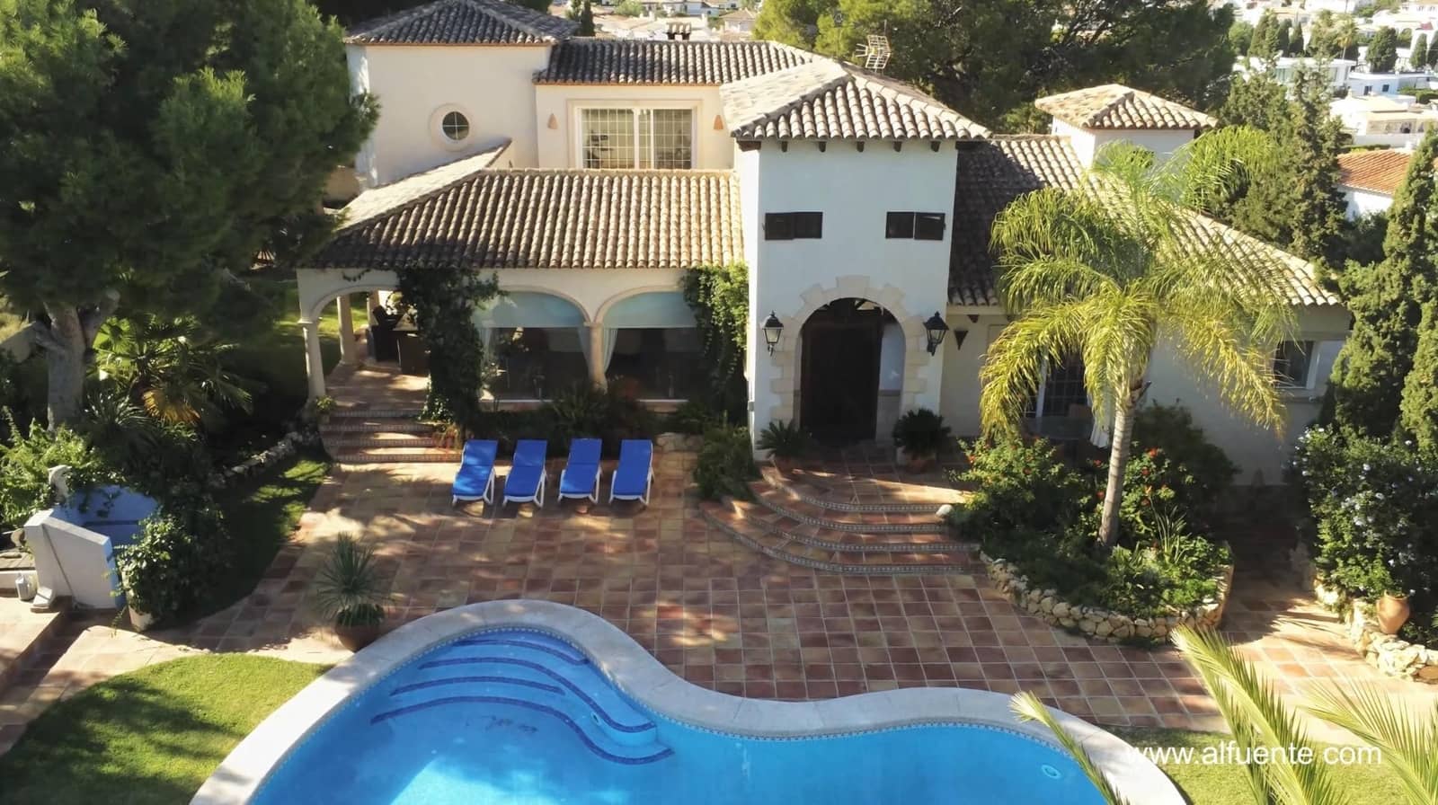 5 slaapkamer Villa te koop in Alfaz del Pi / L'Alfas del Pi met zwembad garage - € 1.575.000 (Ref: 10097527)