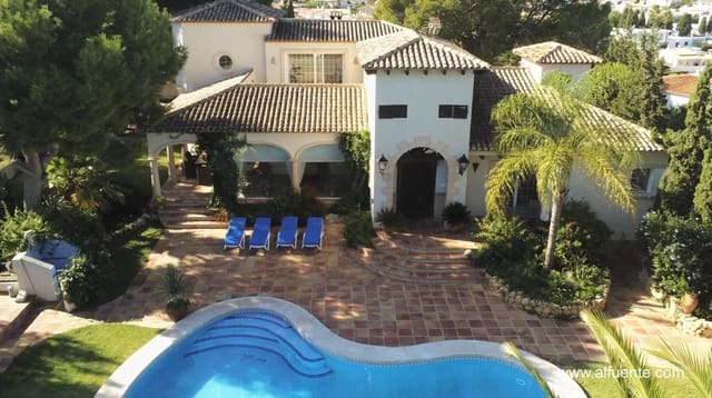 5 slaapkamer Villa te koop in Alfaz del Pi / L'Alfàs del Pi met zwembad garage - € 1.575.000 (Ref: 10097527)