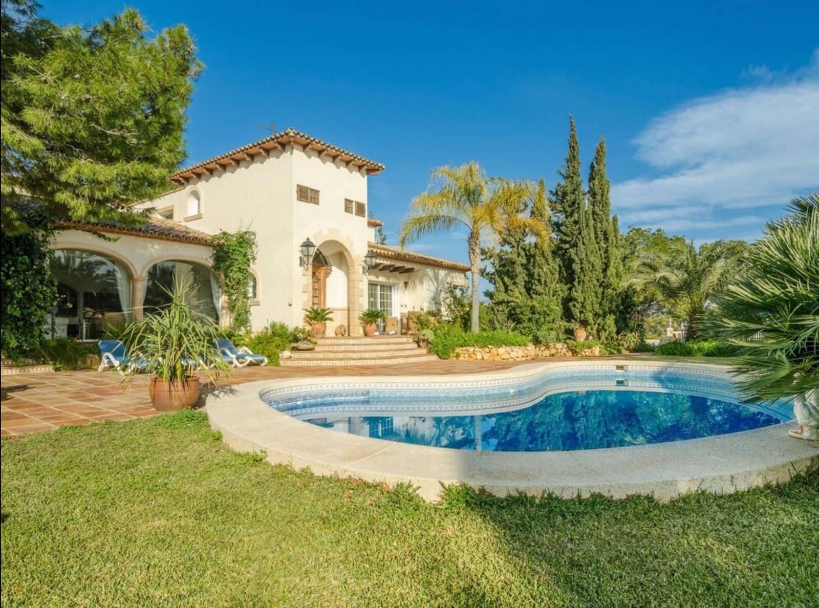 5 slaapkamer Villa te koop in Alfaz del Pi / L'Alfas del Pi met zwembad garage - € 1.575.000 (Ref: 10097527)