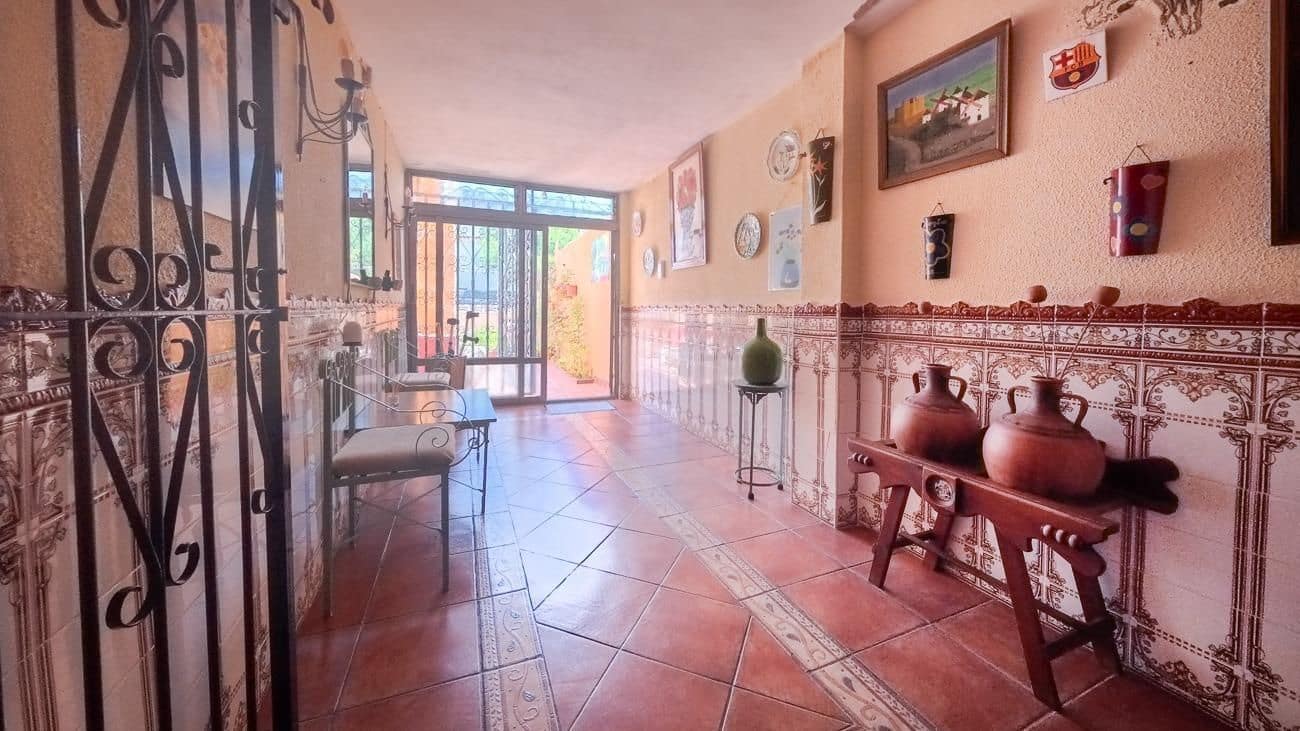 5 chambre Villa/Maison à vendre à La Nucia avec piscine garage - 475 000 € (Ref: 10097529)