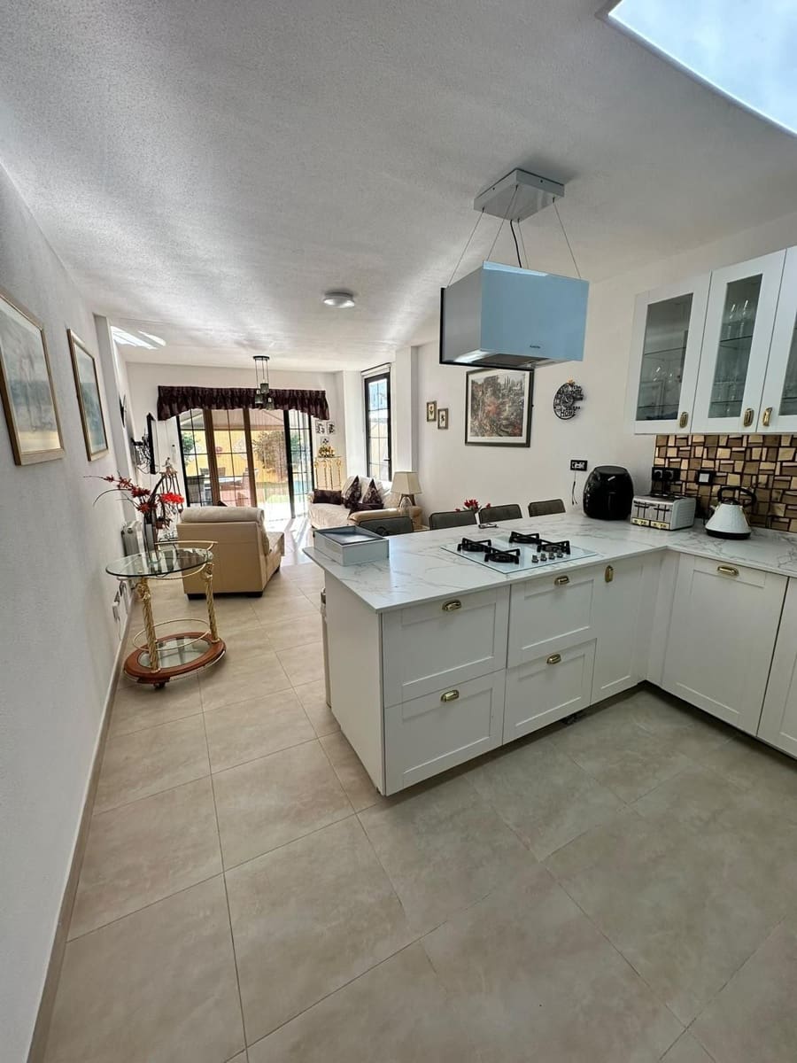 3 soverom Leilighet til salgs i Albir med svømmebasseng garasje - € 445 000 (Ref: 10139126)