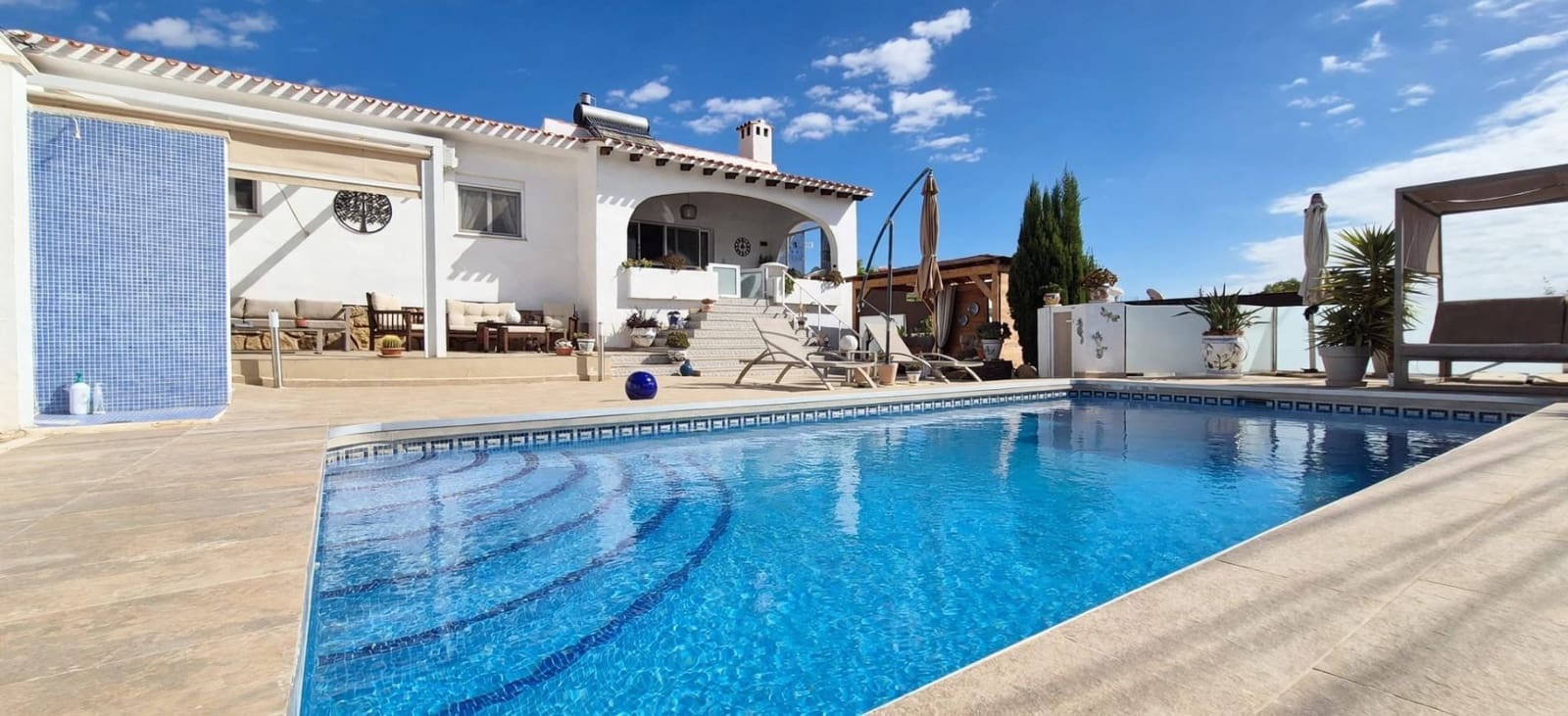 3 bedroom Villa for sale in La Nucia with pool garage - € 549,000 (Ref: 10148294)