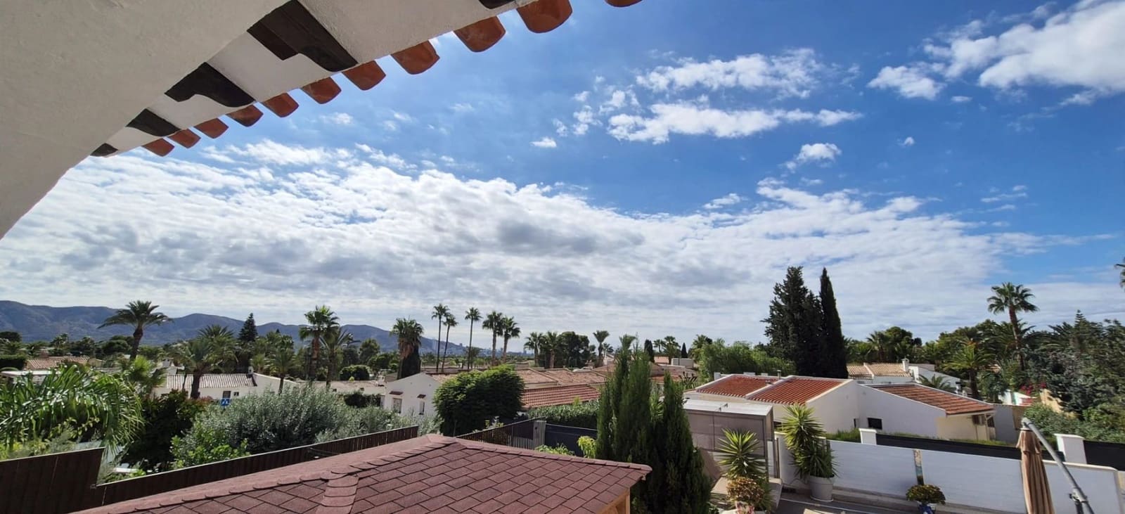 3 bedroom Villa for sale in La Nucia with pool garage - € 549,000 (Ref: 10148294)