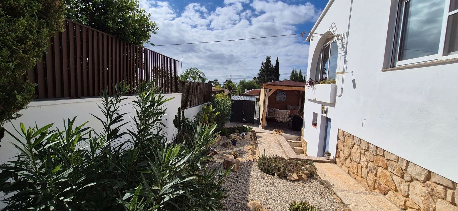 3 bedroom Villa for sale in La Nucia with pool garage - € 549,000 (Ref: 10148294)