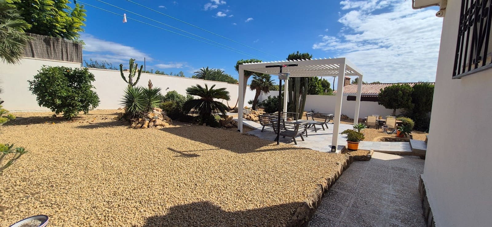 3 bedroom Villa for sale in La Nucia with pool garage - € 549,000 (Ref: 10148294)