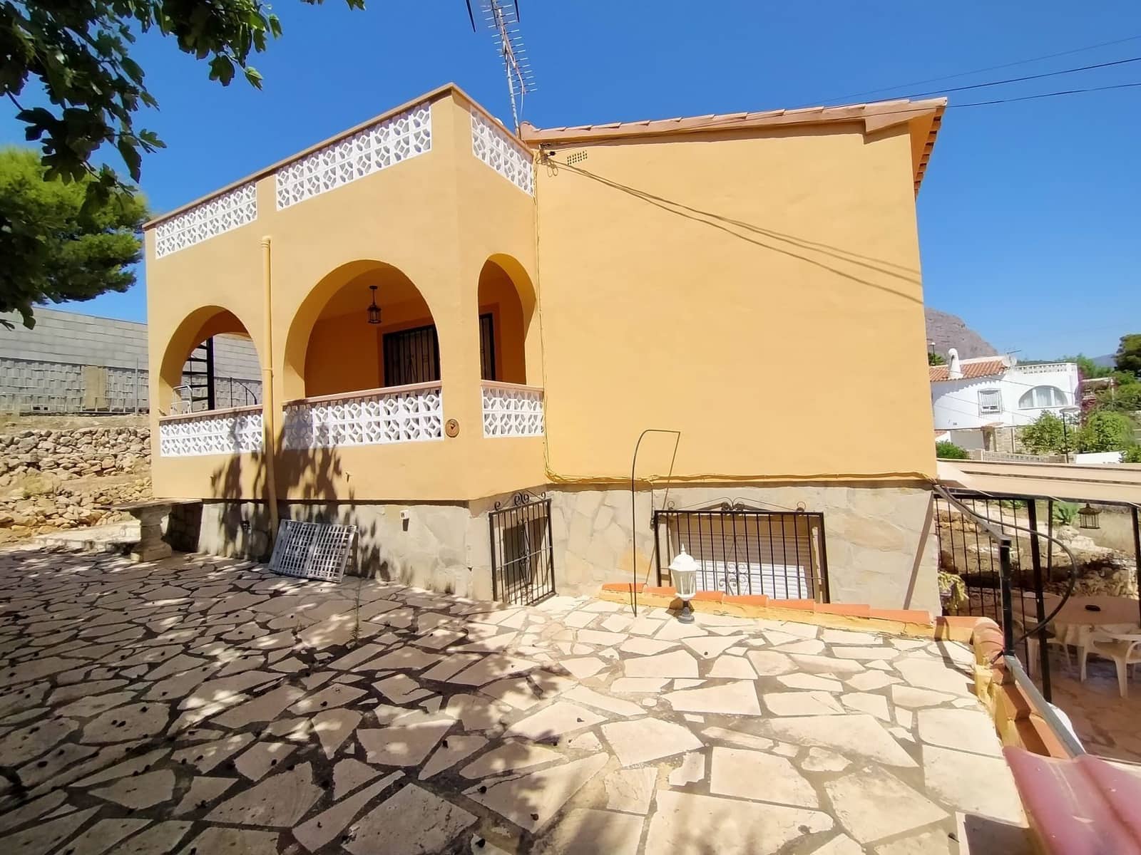 4 soverom Villa til salgs i La Nucia med garasje - € 375 000 (Ref: 10184208)
