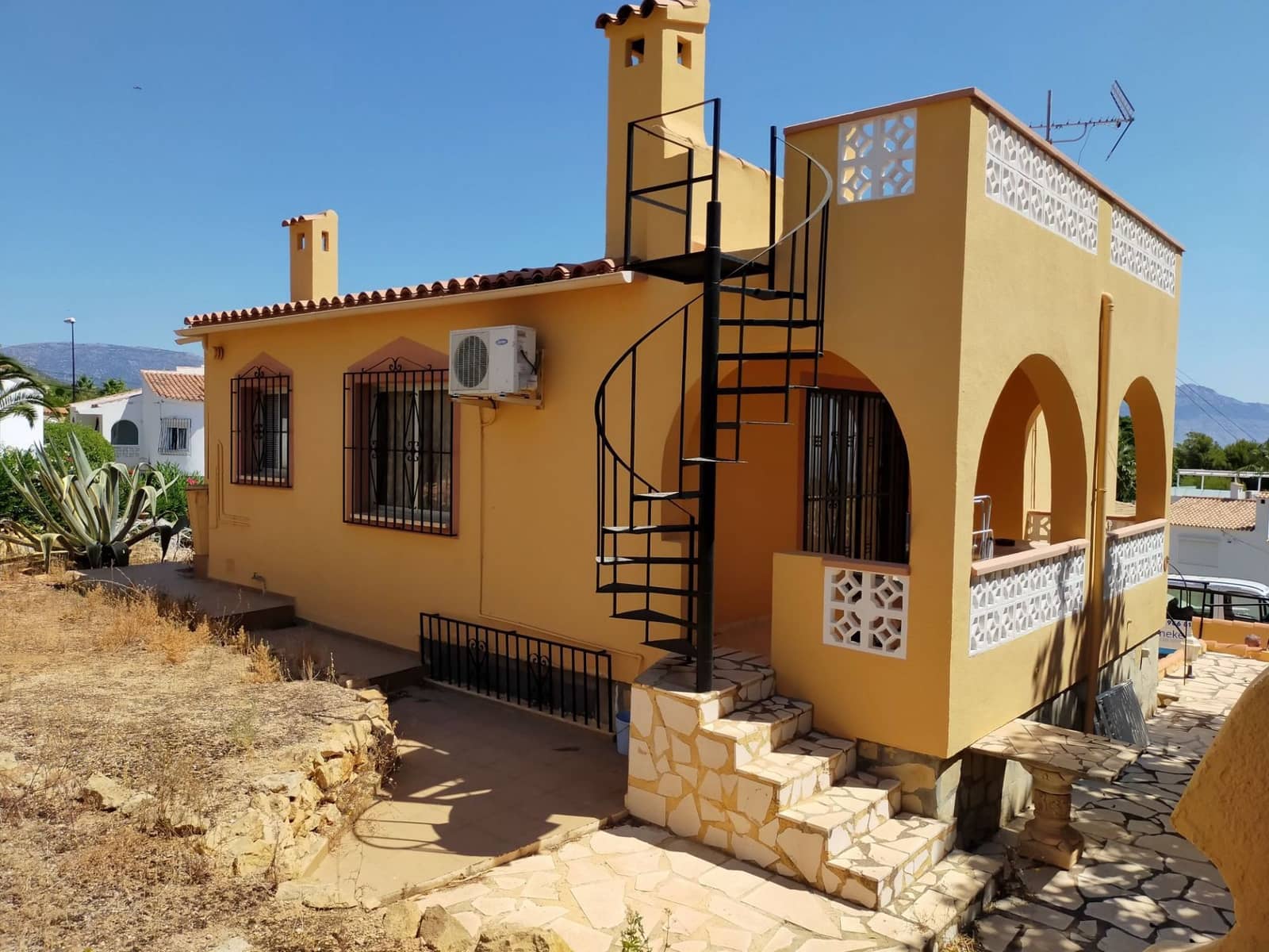 4 soverom Villa til salgs i La Nucia med garasje - € 375 000 (Ref: 10184208)