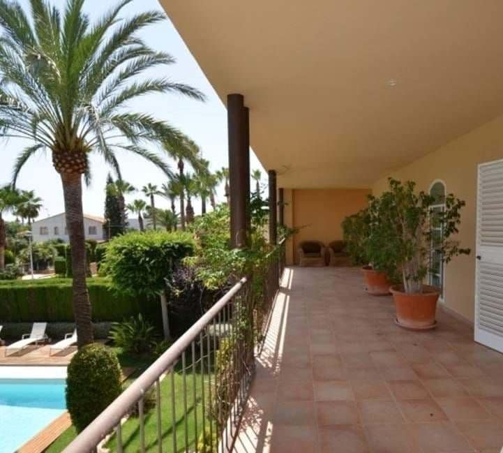 4 slaapkamer Villa te koop in Benidorm met zwembad garage - € 950.000 (Ref: 6989832)