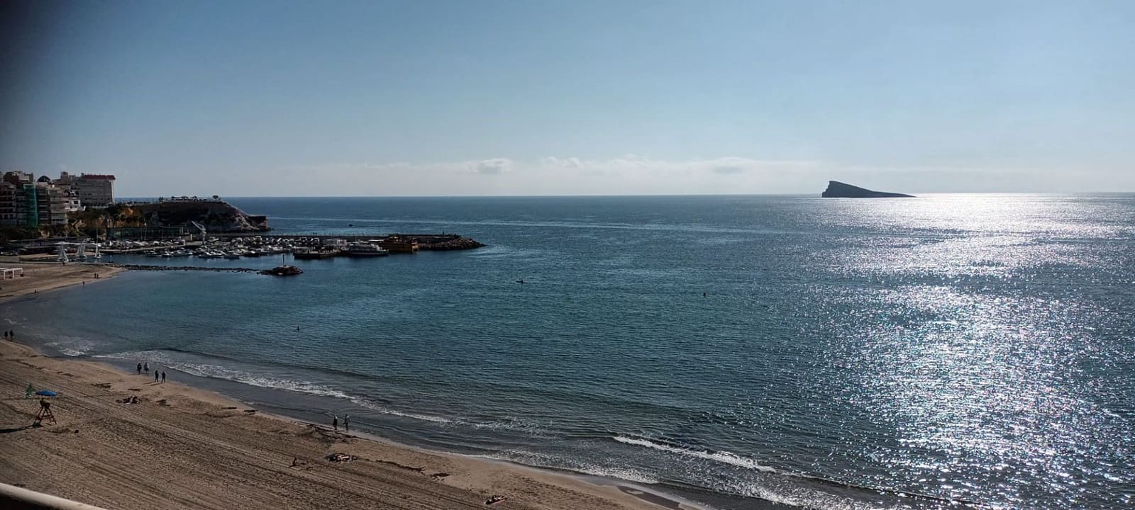 4 bedroom Flat for sale in Benidorm with garage - € 555,000 (Ref: 8072650)