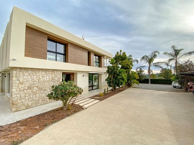 3 bedroom Villa for sale in Polop with pool garage - € 845,000 (Ref: 8445279)