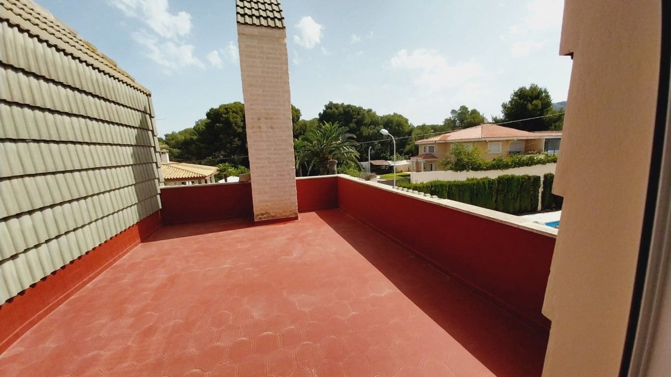 5 bedroom Villa for sale in Benidorm with pool - € 735,000 (Ref: 8449886)