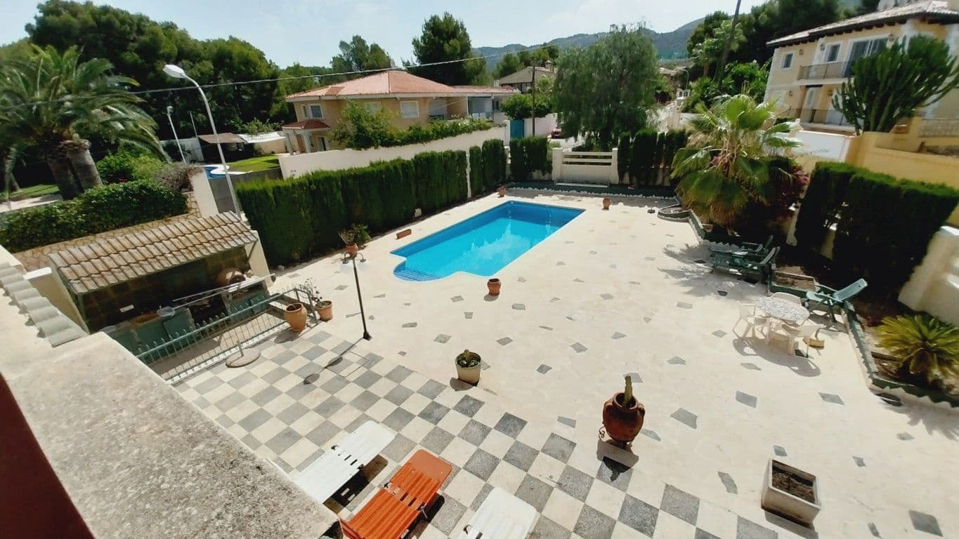 5 bedroom Villa for sale in Benidorm with pool - € 735,000 (Ref: 8449886)