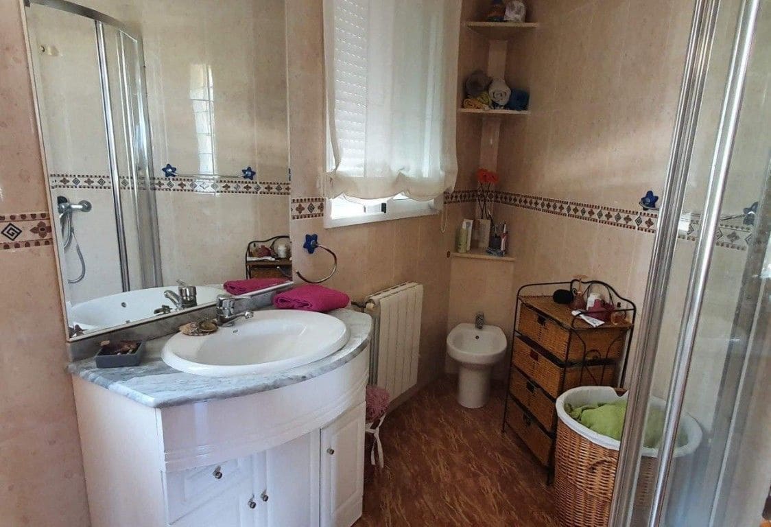 5 bedroom Villa for sale in Alfaz del Pi / L'Alfas del Pi with pool - € 550,000 (Ref: 8469960)