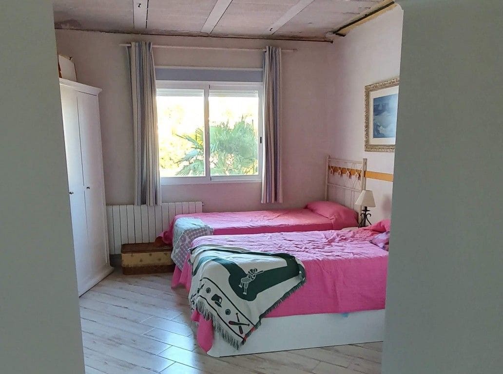 5 bedroom Villa for sale in Alfaz del Pi / L'Alfas del Pi with pool - € 550,000 (Ref: 8469960)