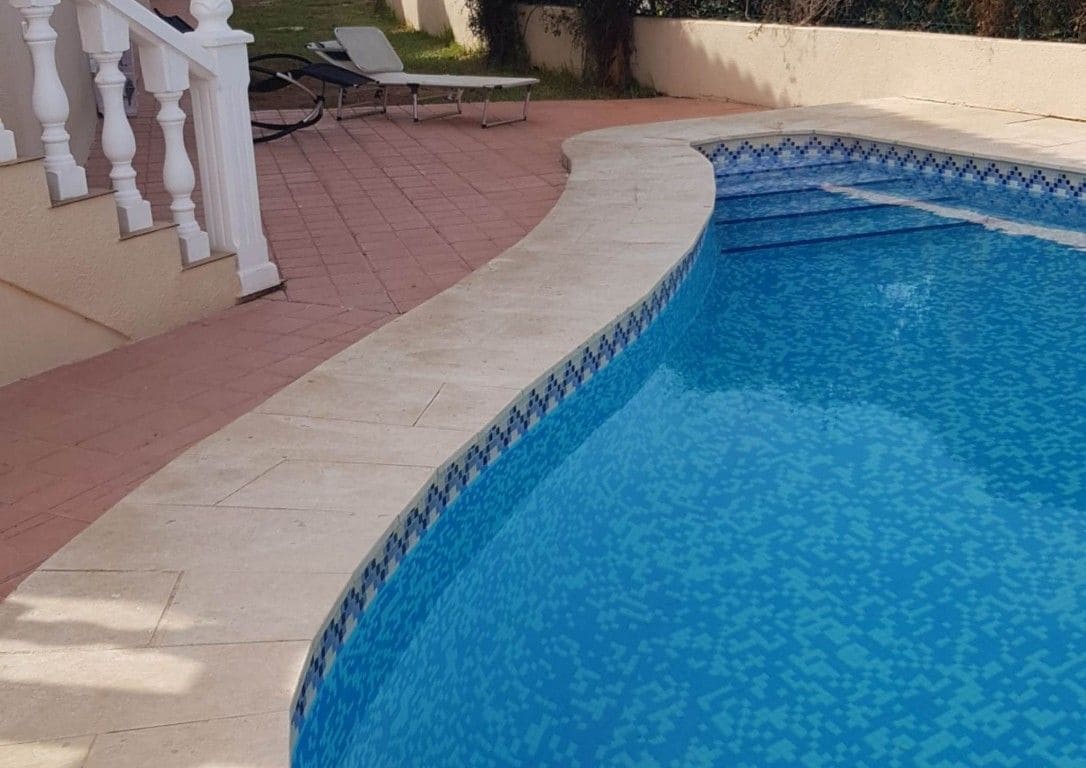 5 bedroom Villa for sale in Alfaz del Pi / L'Alfas del Pi with pool - € 550,000 (Ref: 8469960)